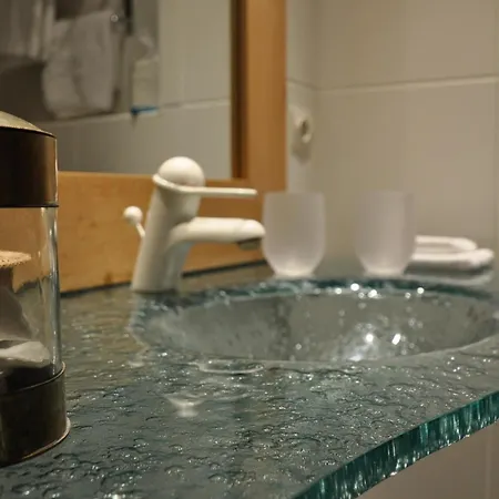 De La Maronne Hotel 3*