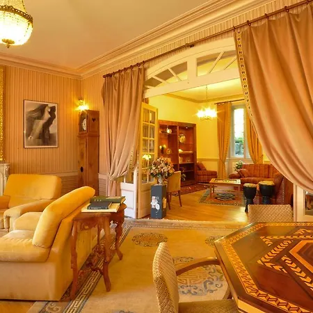 Hotel De La Maronne 3*