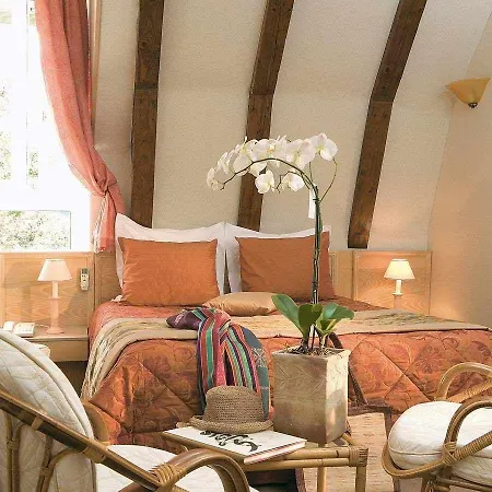 Hotel De La Maronne 3*