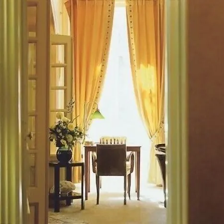 Hotel De La Maronne 3*