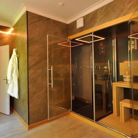De La Maronne Hotel 3*
